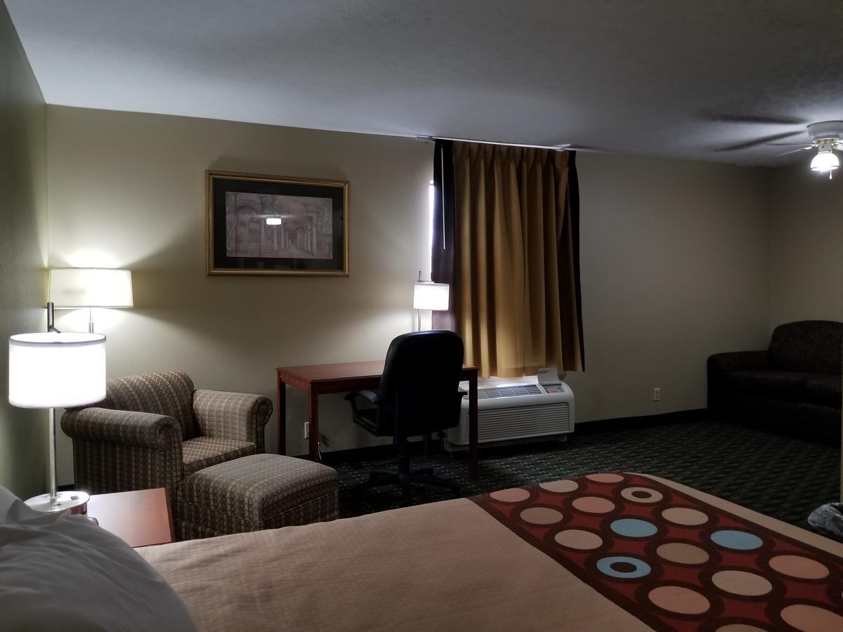 Super 8 By Wyndham Bellefontaine Hotel Kültér fotó
