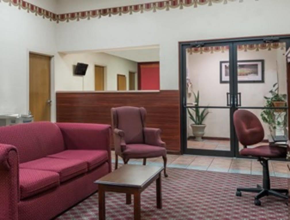 Super 8 By Wyndham Bellefontaine Hotel Kültér fotó