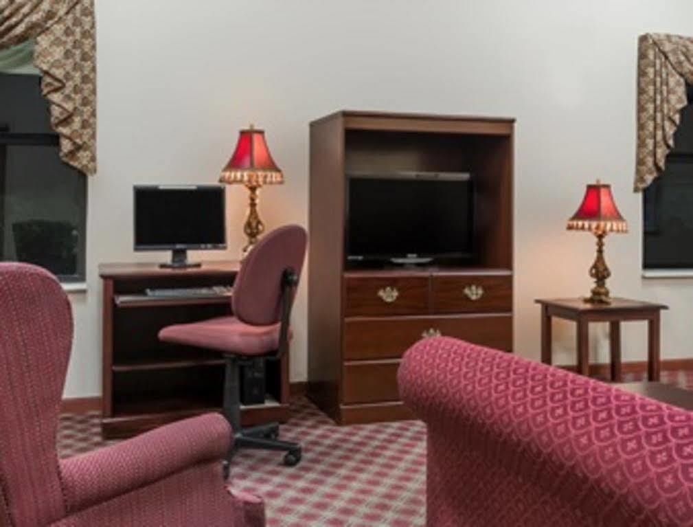 Super 8 By Wyndham Bellefontaine Hotel Kültér fotó