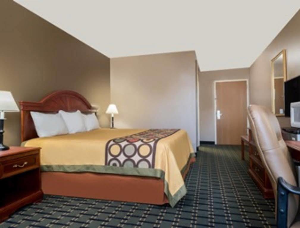 Super 8 By Wyndham Bellefontaine Hotel Kültér fotó