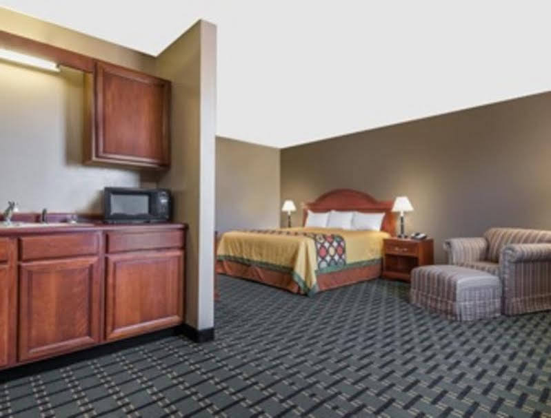 Super 8 By Wyndham Bellefontaine Hotel Kültér fotó